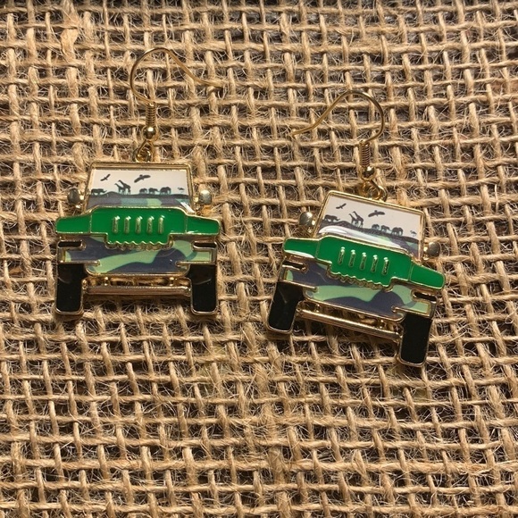 NWT Handmade Jeep Safari Earrings - Picture 1 of 1